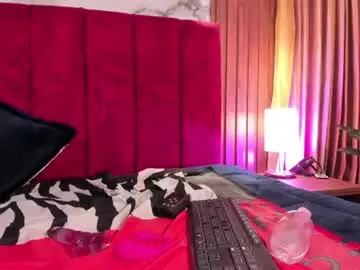 Lunna_rohuse  live sex cam