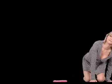 Roid9778  live sex cam