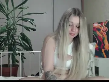 Shyevaa  live sex cam