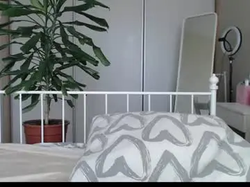 Shyevaa  live sex cam