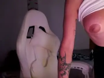 Britneydivine  live sex cam