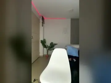 Crystal_rouge  live sex cam