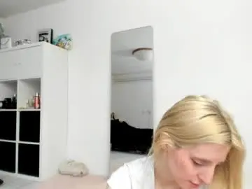 Kenziedawton  live sex cam