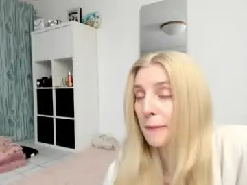 Kenziedawton  live sex cam