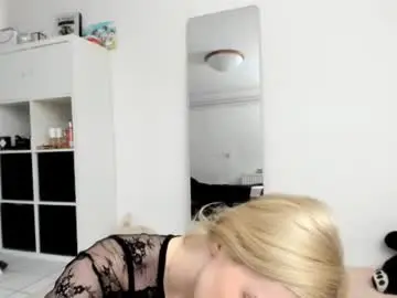 Kenziedawton  live sex cam