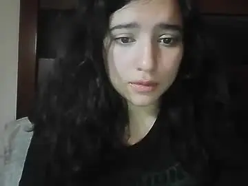 Kreepyh0e_  live sex cam