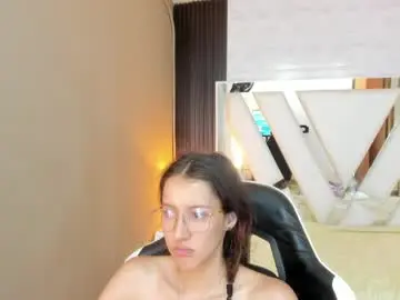 Linda4petite  live sex cam