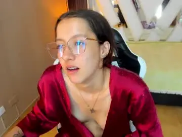 Linda4petite  live sex cam