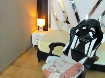 Linda4petite  live sex cam