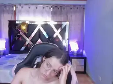 Linda4petite  live sex cam