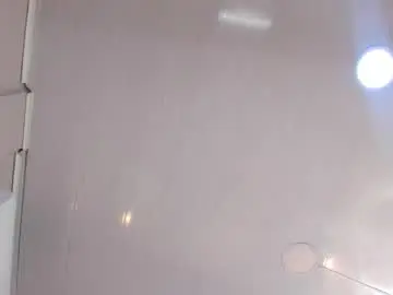 Mia_kisses2  live sex cam