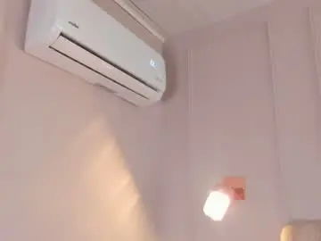 Mia_kisses2  live sex cam