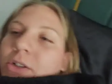 Prettymoneychaser  live sex cam