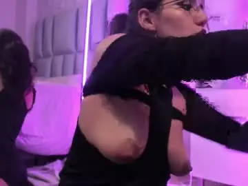 Hollypeach_  live sex cam