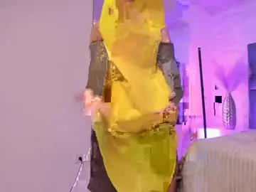 Hollypeach_  live sex cam