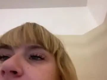 Tattedlilmama  live sex cam