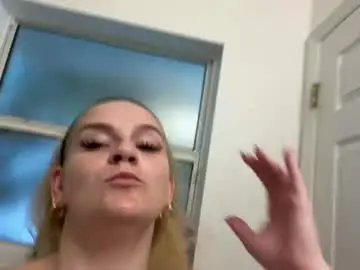 Tattedlilmama  live sex cam