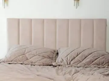 Teasemeblonde  live sex cam