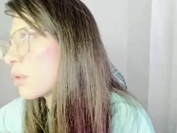 Zooeybelair  live sex cam