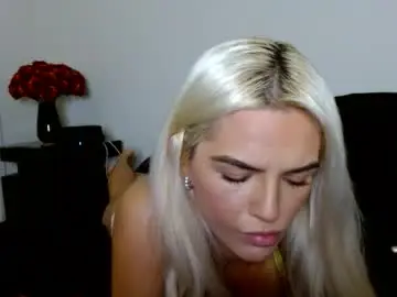 Zoramoriz  live sex cam