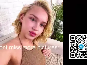 Angelic_coy  live sex cam