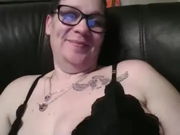 Beesmithfield  live sex cam