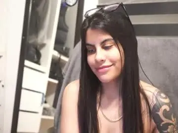 Capriciousqueen  live sex cam