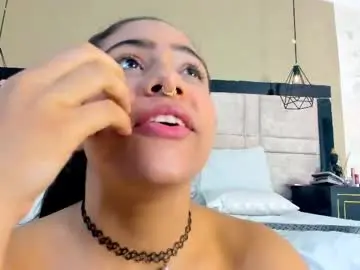 Clohebell  live sex cam