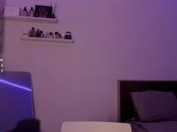 Emilyglowing  live sex cam