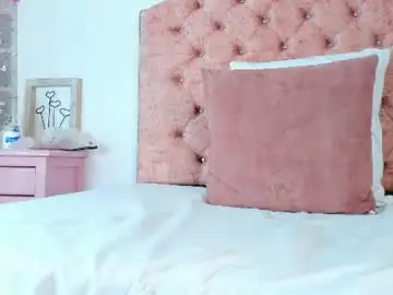 Priscilacooper  live sex cam