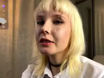 Skinnymoonlight  live sex cam