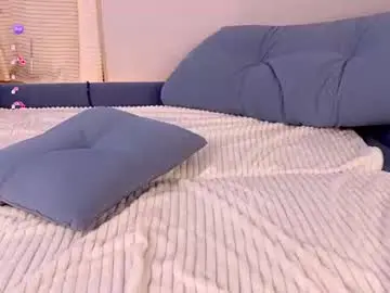 Skinnymoonlight  live sex cam