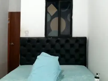 Sweet_petite15  live sex cam