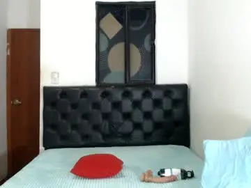 Sweet_petite15  live sex cam