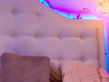 Tinyblair  live sex cam