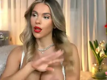 Chloevelvetx  live sex cam
