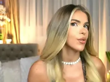 Chloevelvetx  live sex cam