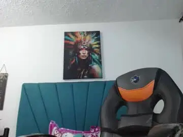 Dubraska1  live sex cam