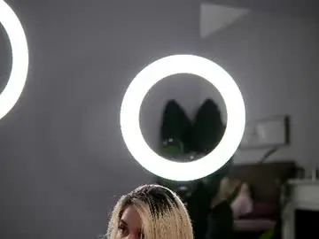 Flirtyfit  live sex cam
