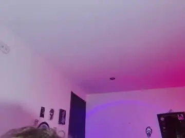 Kenziesharik  live sex cam