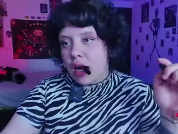 Kenziesharik  live sex cam