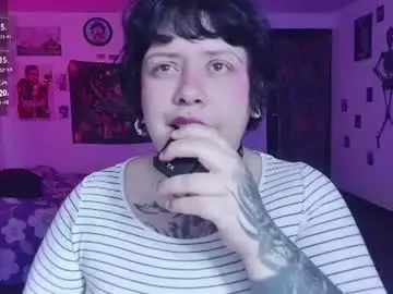 Kenziesharik  live sex cam