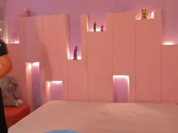 Kiaramoon1  live sex cam