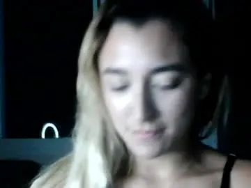 Lunavelvvet  live sex cam