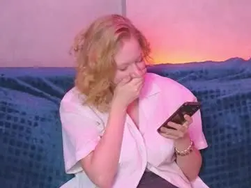 Petitelz  live sex cam