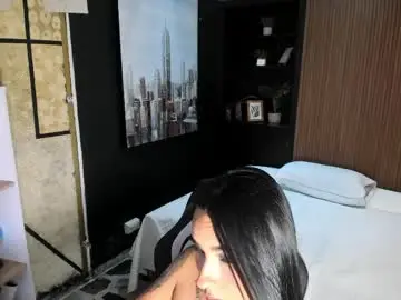 Phoenixblond  live sex cam