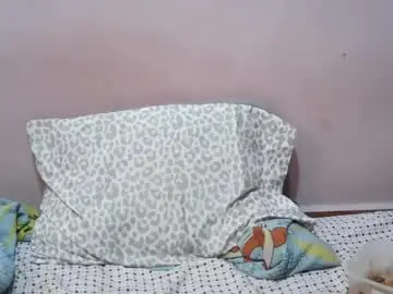 Squirty_pussie  live sex cam