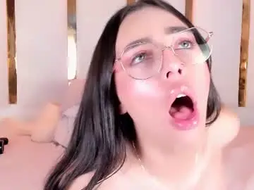 Ainoanoire  live sex cam