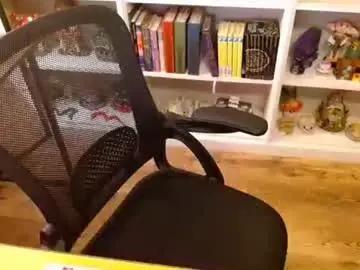 Babyostara  live sex cam