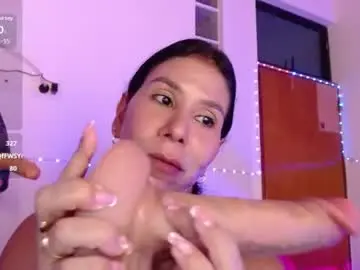 Biianca1  live sex cam